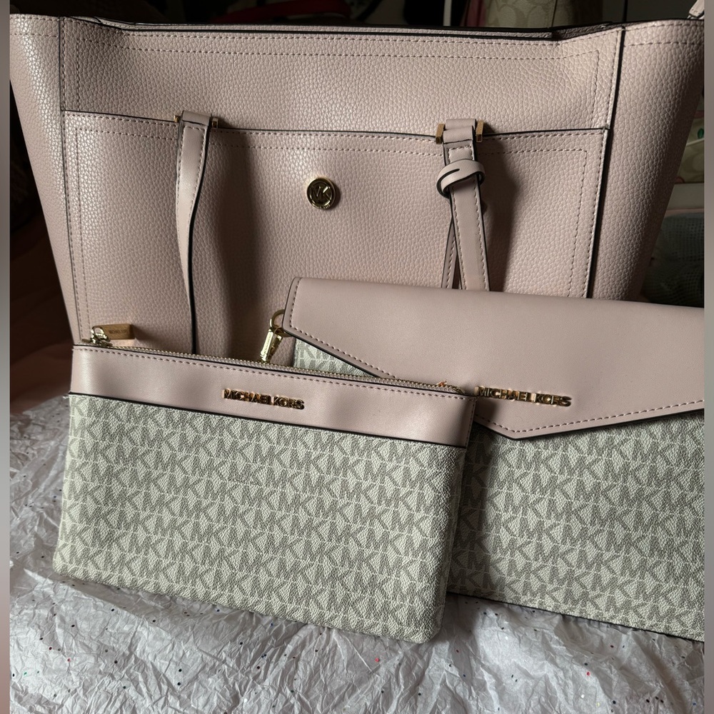 Baby pink Michael kors tote set